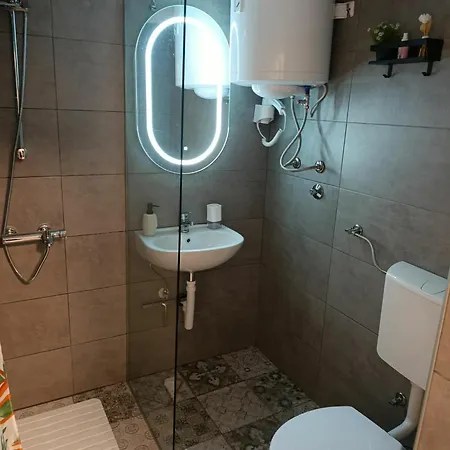 Azra Apartman